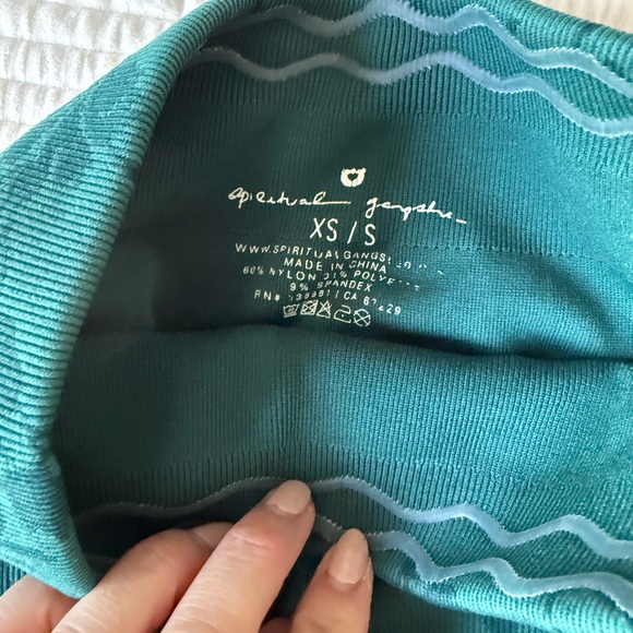 Spiritual Gangster Love Sculpt Jacquard Leggings
SET OF 2 green and purple - Picture 4 of 5